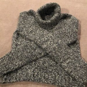 AE turtle neck sweater
